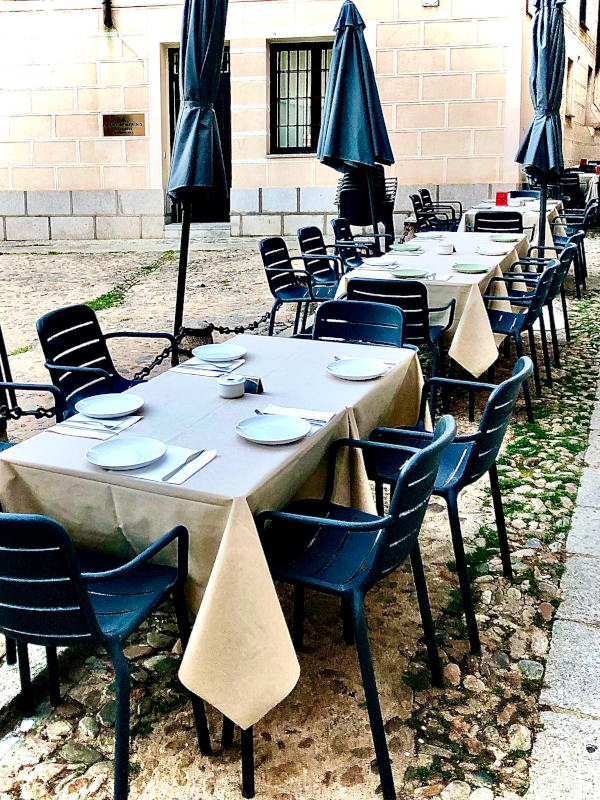 Terraza junto a la plaza Mayor de Segovia